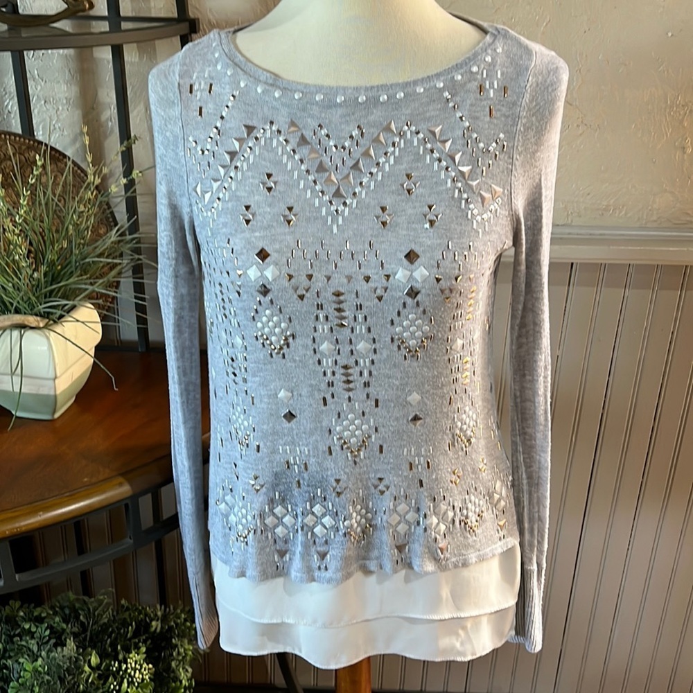 White House/ Black Market Top